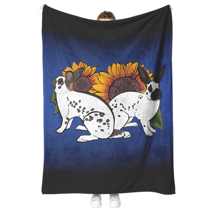 Heather_Dunaway_Logo_Blanket_Ends_V_Blanket_Model_Mockup.png_15348474